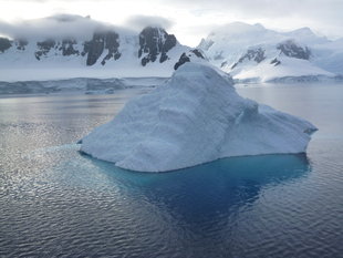 iceberg-antarctic-peninsula-voyage-expedition-cruise-wildlife-wilderness-philip-lillywhite.jpg